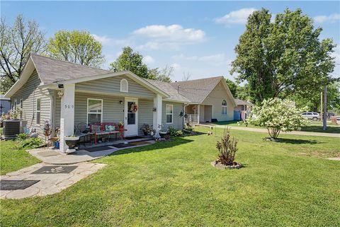 Photo of 509 Hart Avenue, Springdale, AR 72764 (MLS # 1343249)