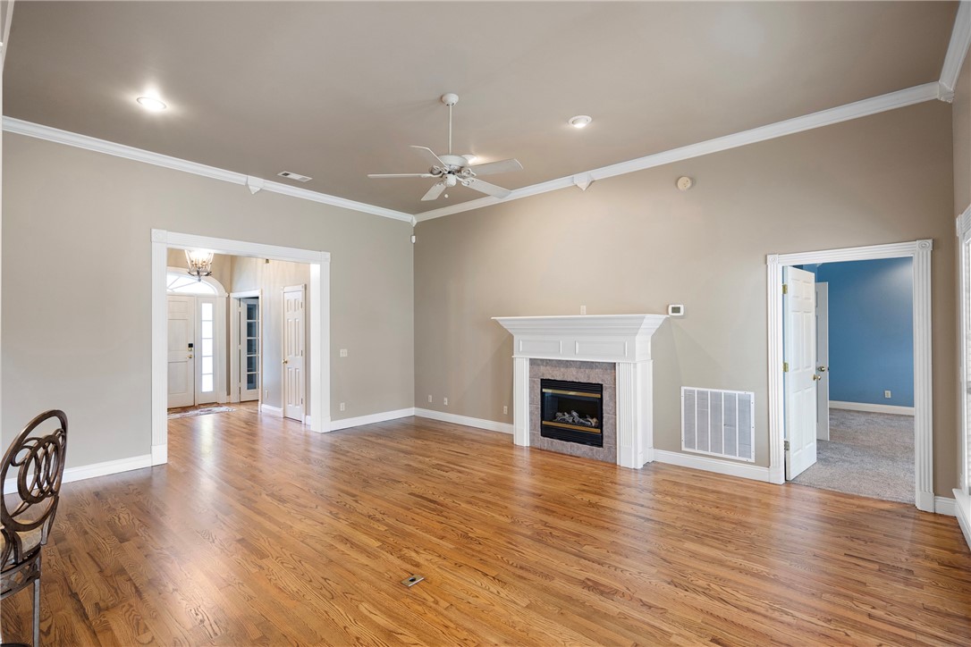 14RU RUSSELLVILLE CITY - Residential