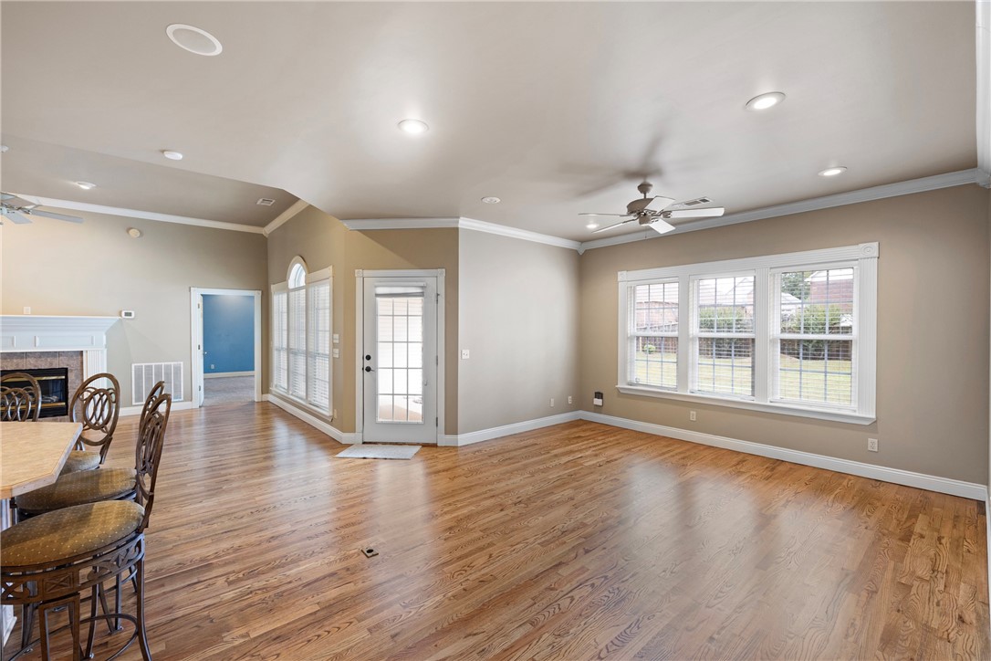 14RU RUSSELLVILLE CITY - Residential