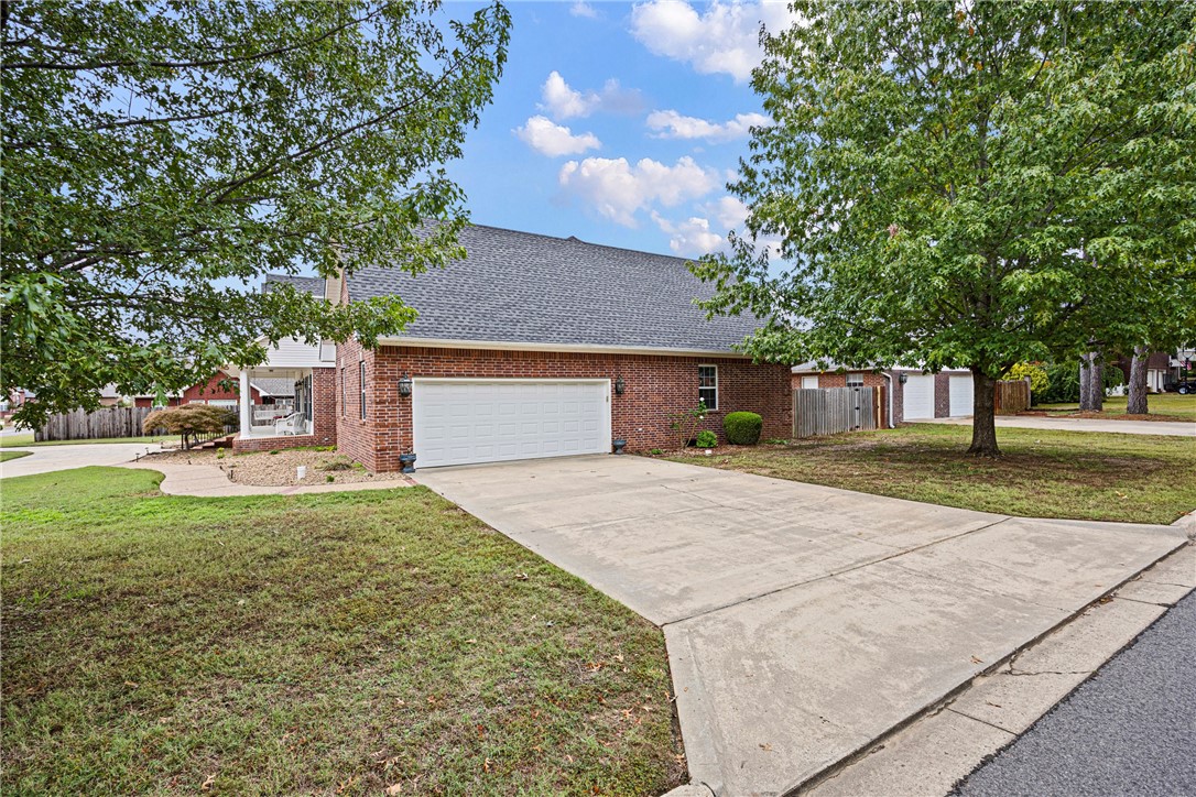 14RU RUSSELLVILLE CITY - Residential