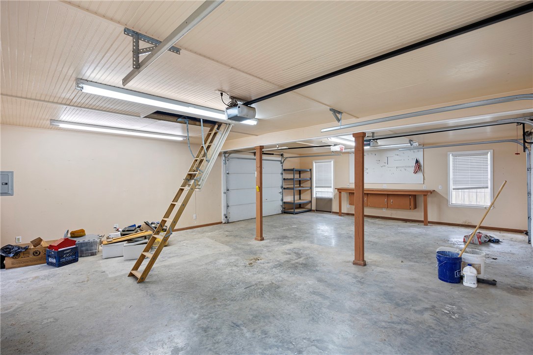 14RU RUSSELLVILLE CITY - Residential