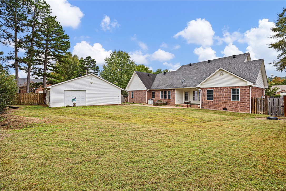 14RU RUSSELLVILLE CITY - Residential