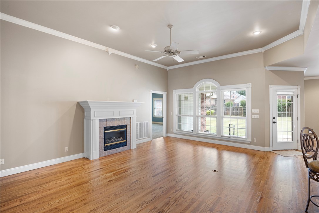 14RU RUSSELLVILLE CITY - Residential