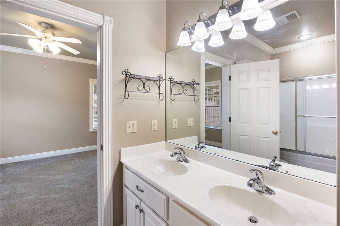 14RU RUSSELLVILLE CITY - Residential