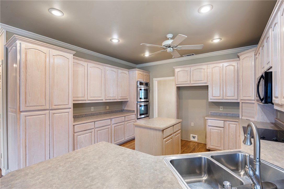 14RU RUSSELLVILLE CITY - Residential