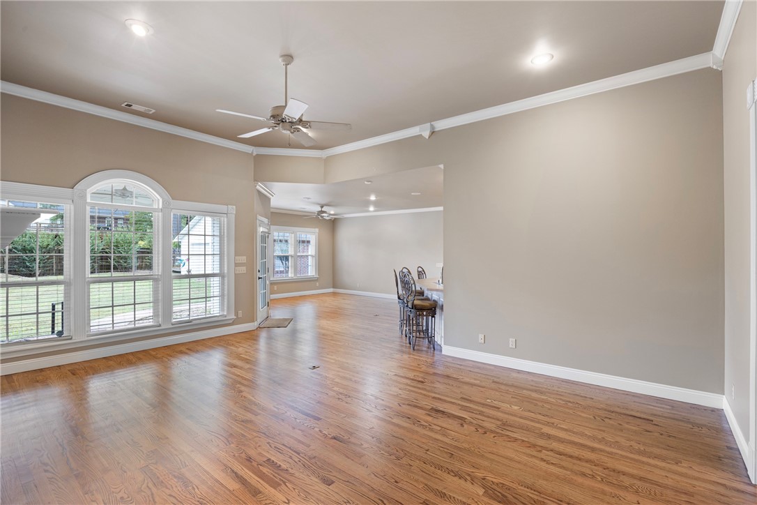 14RU RUSSELLVILLE CITY - Residential