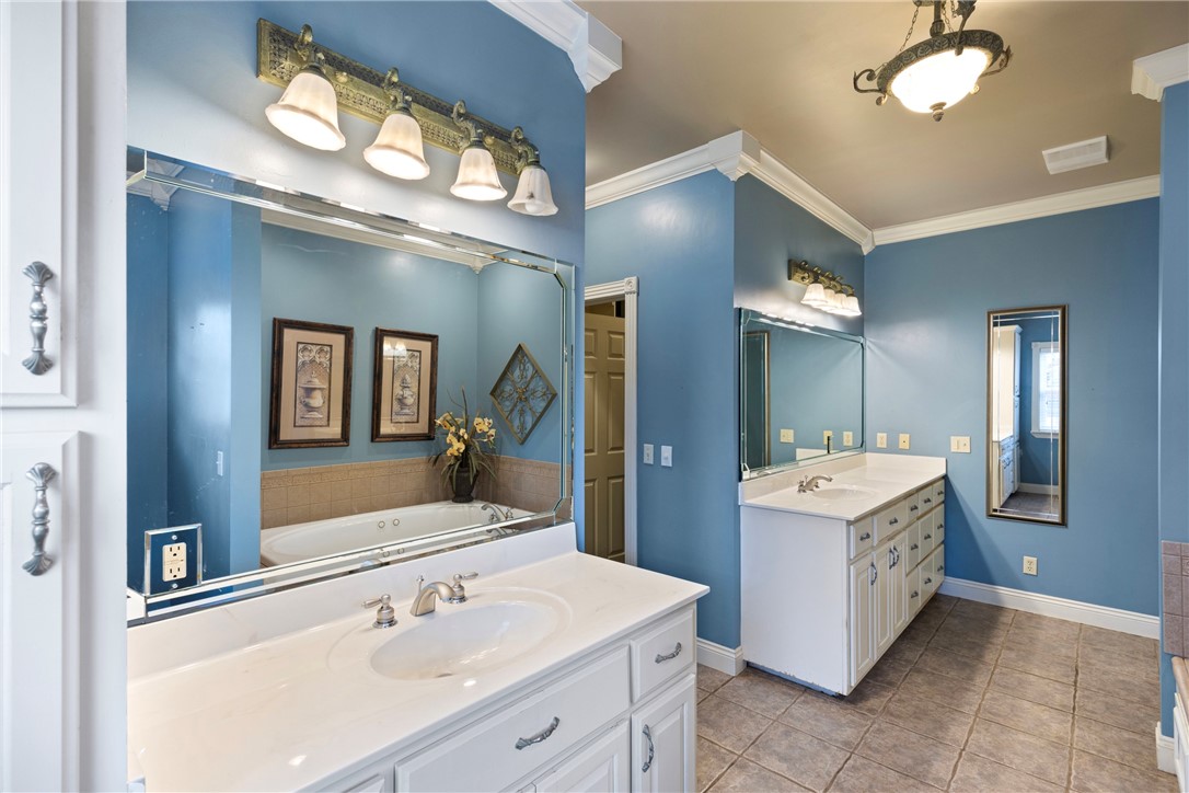 14RU RUSSELLVILLE CITY - Residential