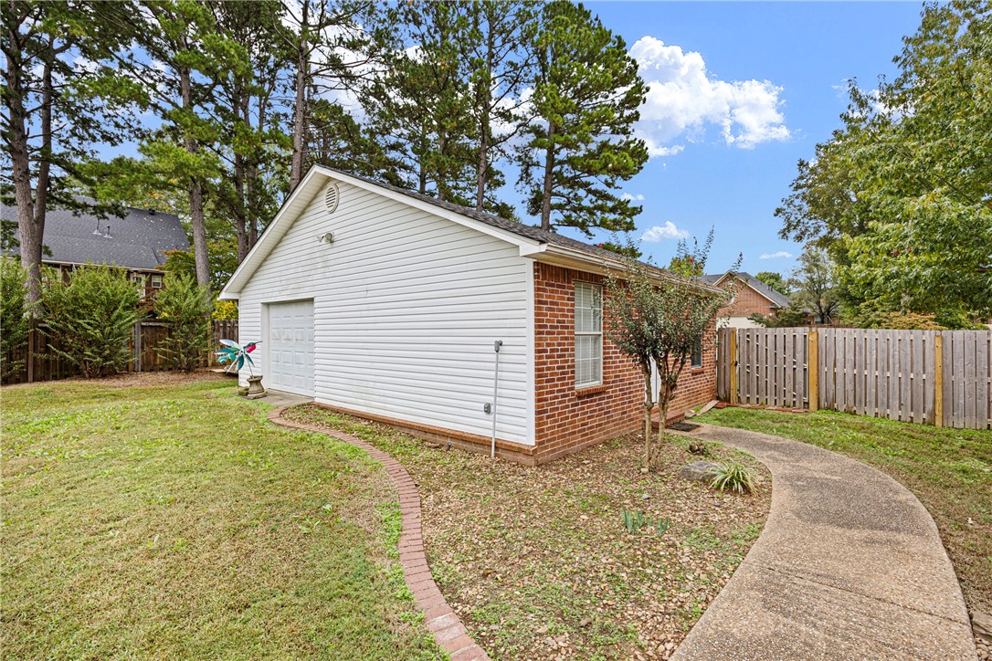 14RU RUSSELLVILLE CITY - Residential