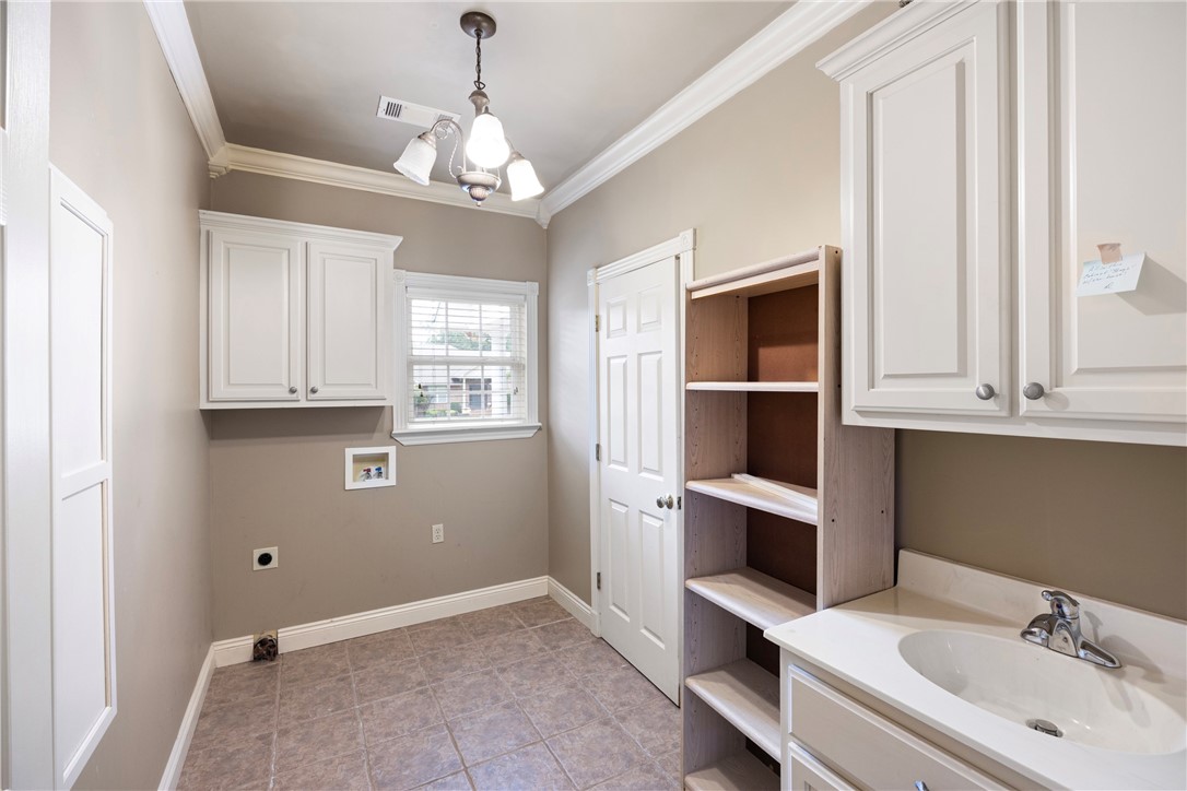 14RU RUSSELLVILLE CITY - Residential