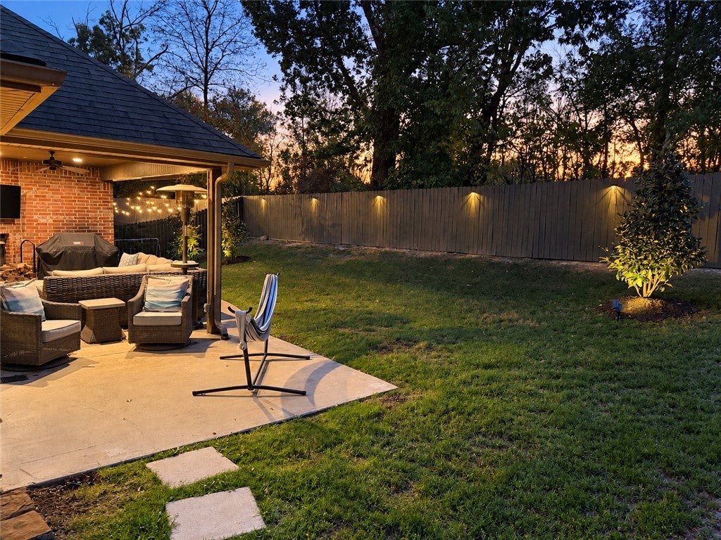 2003 NE Steinbeck Drive