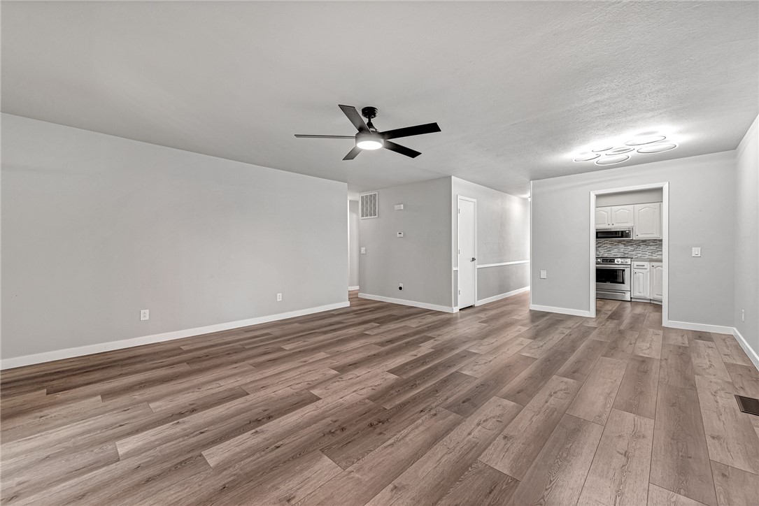 Townhouse Tct 3 A/K/A Drake Court Bvv - Residential