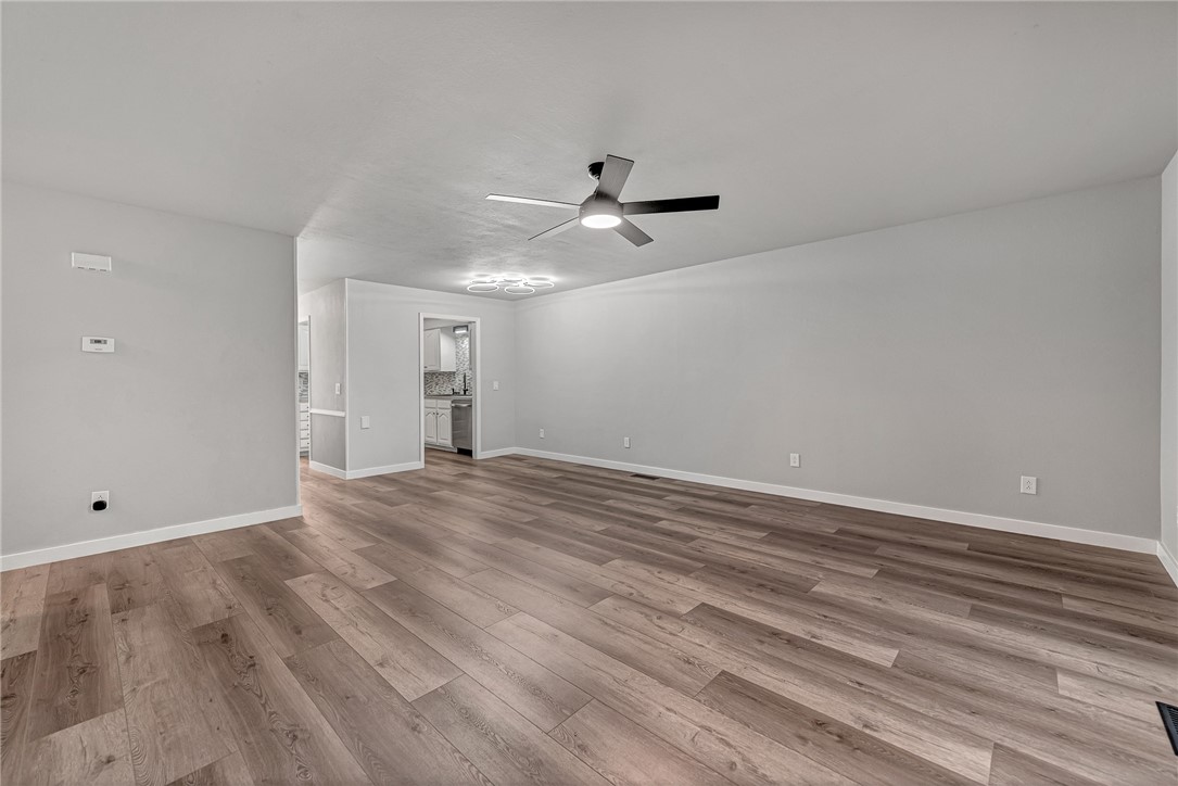 Townhouse Tct 3 A/K/A Drake Court Bvv - Residential