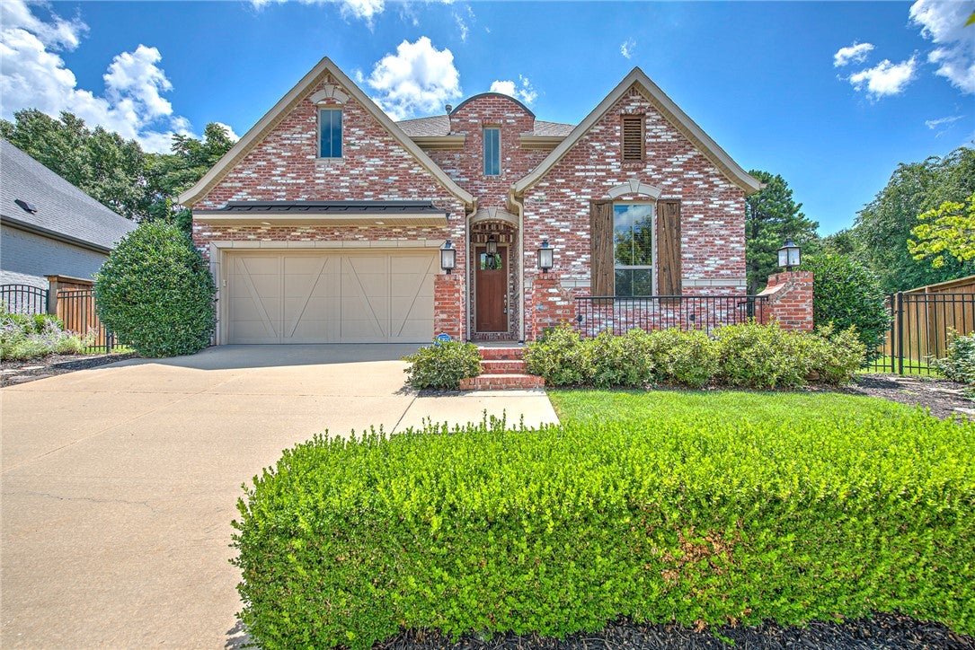 Photo 1 of 43 — 1716 Rutherford Avenue, Fayetteville, AR 72703