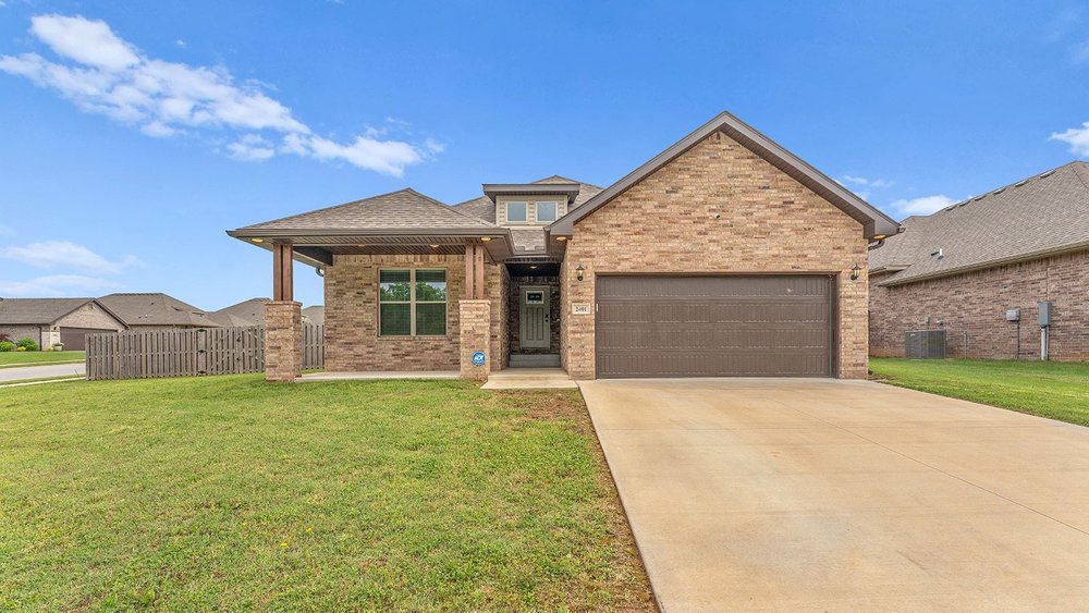 Photo 1 of 28 — 2401 Lock Lane, Pea Ridge, AR 72751