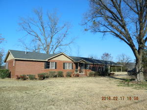 Large, Spacious 4 bed/ 3 bath home in Altus can be your own personal oasis. Large kitchen is ready for you to walk in and start cooking as allappliances will convey. The large master suite offers a walk-in closet with a vaulted ceiling, double vanity with tiled shower and a hot tub just off ofthe suite. Hot tub does convey. Several bonus rooms that can be converted into bedrooms, office, or even