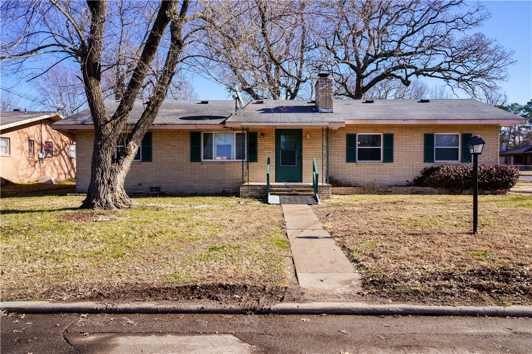 Affordable home with character! Nearby schools, highway, hospital, restaurants, etc. Great location! 2-10 Home Buyers Warranty Included! Great for first time home buyers or investors! It is on a corner lot. Has a formal dining and also garage was converted into a bonus area.