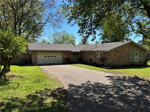 Photo of 1206 Ridgewood Drive, Russellville, AR 72801 (MLS # 1340629)
