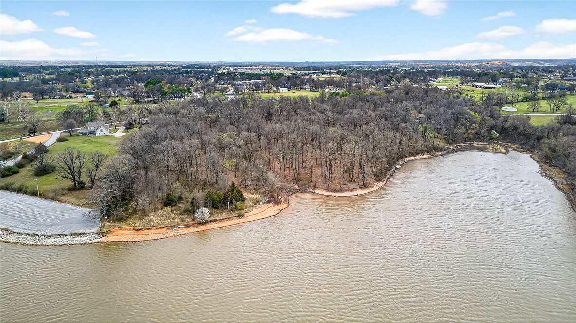 Elm Spgs Outlots - Land