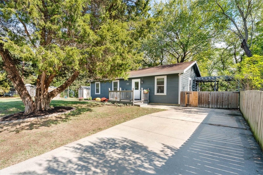 2018 S Custer Lane
