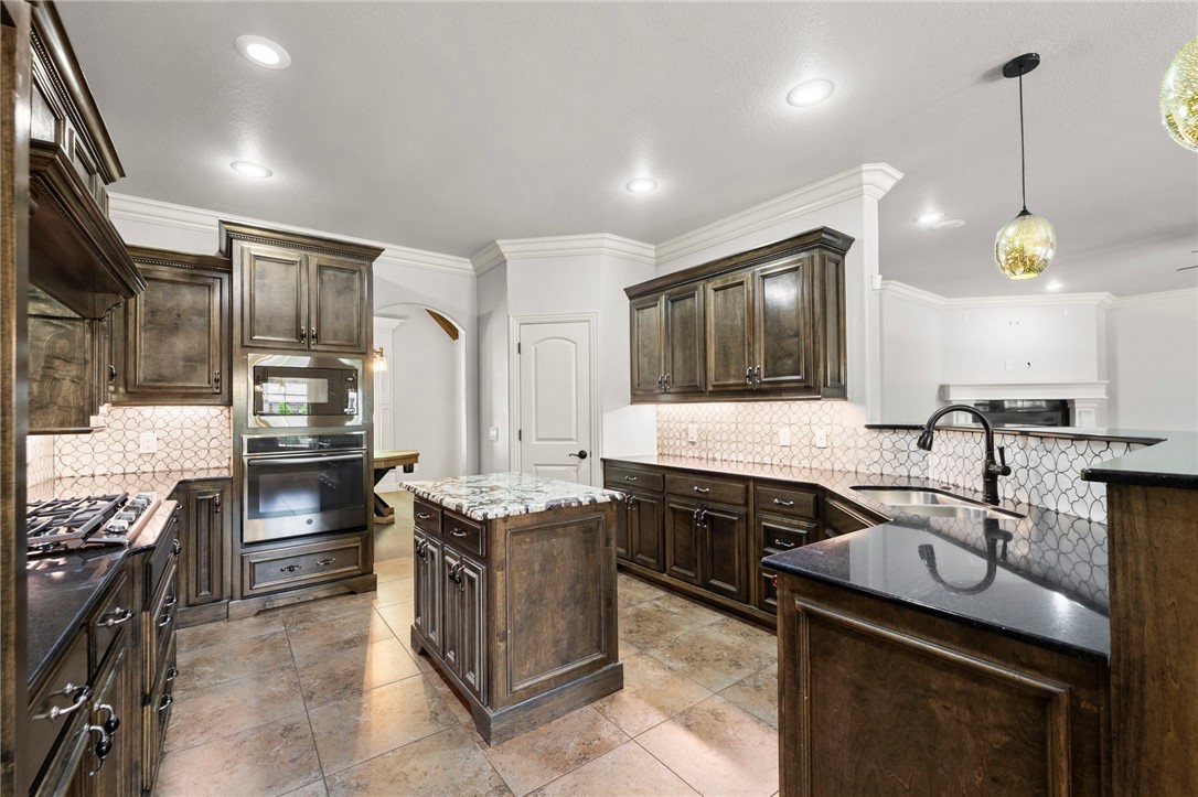 Lexington Sub Rogers - Residential
