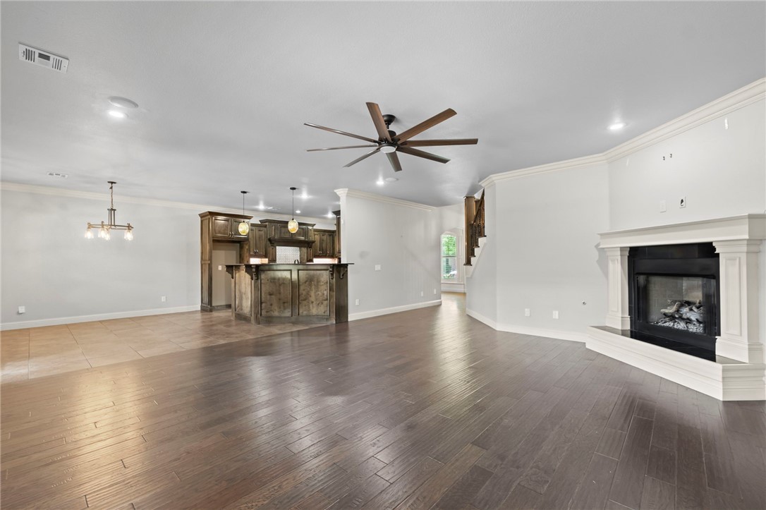 Lexington Sub Rogers - Residential
