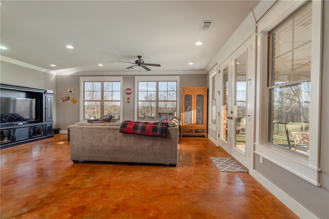 25-19-31- CAVE SPRINGS - Residential