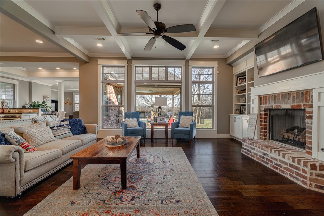 25-19-31- CAVE SPRINGS - Residential