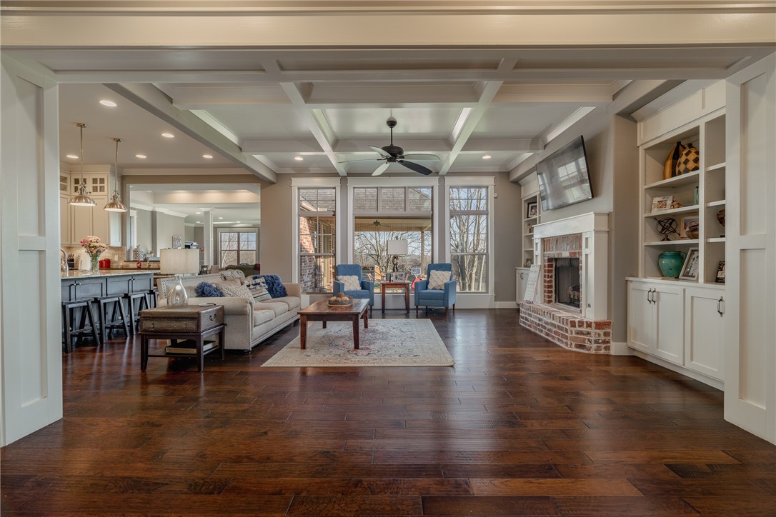 25-19-31- CAVE SPRINGS - Residential