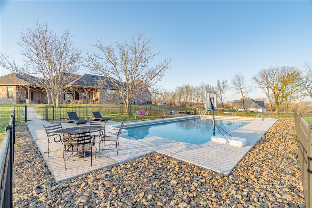 25-19-31- CAVE SPRINGS - Residential