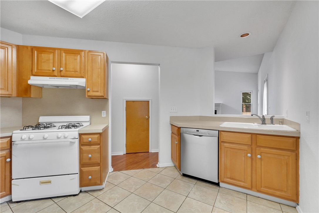 Crossover Heights Ph Iii - Residential Lease