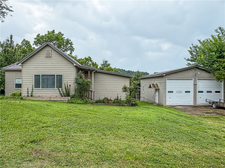 Photo 1 of 36 — 504 Mclean Avenue, Cotter, AR 72626