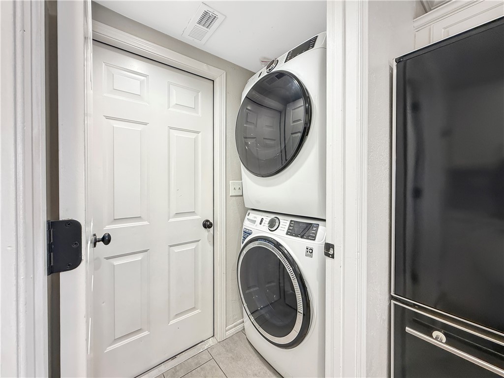 Pinnacle Town Homes Rogers - Residential