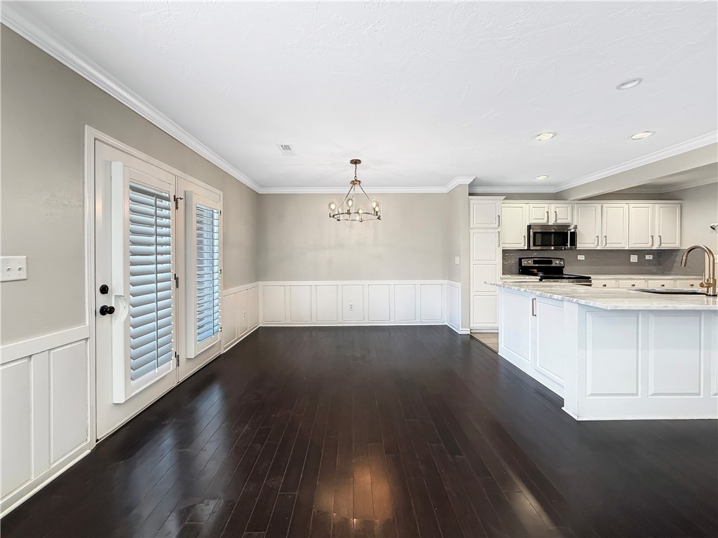 Pinnacle Town Homes Rogers - Residential