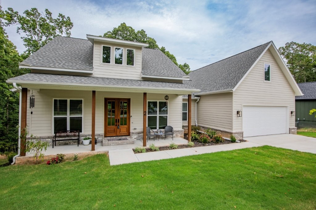 Custom built 3BR/3BA home in Bella Vista with over $80K in curated upgrades, including Pottery Barn and West Elm finishes. Every detail was thoughtfully selected for comfort, efficiency, function, and timeless style. Enjoy easy access to scenic trails, lakes, parks, and the soon-to-open Bella Vista Mountain Bike Park, plus shopping and dining just minutes away. Quick 5-minute connection to 71B, 10 minutes to I-49, and only 15 minutes to Bentonville Square. Move-in ready and beautifully appointed—schedule your showing today!