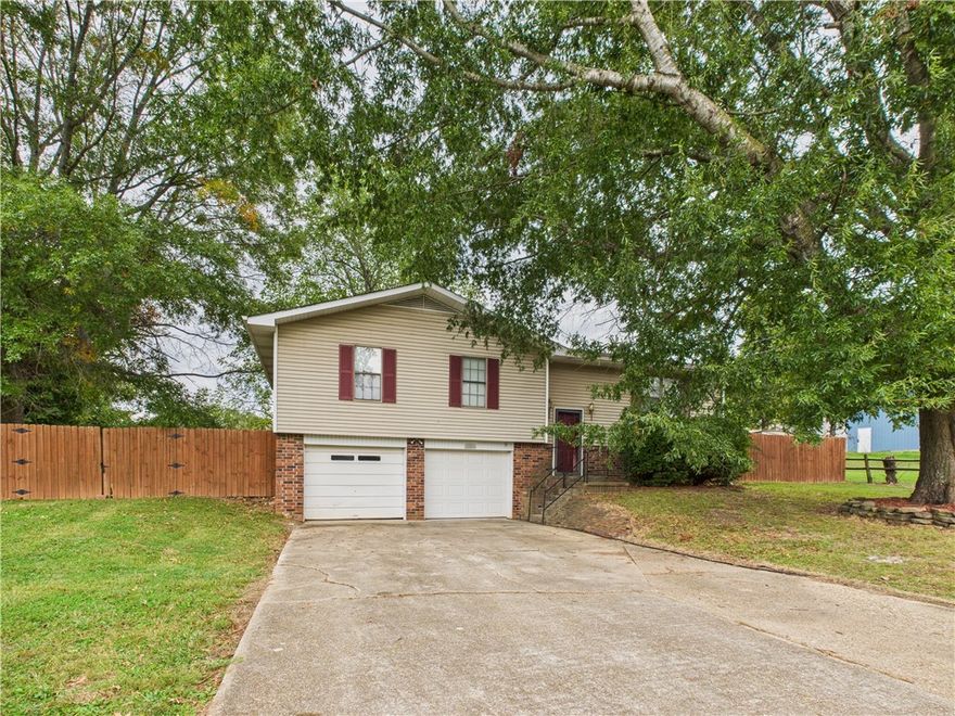 Discover comfort and style in this beautifully updated 3-bedroom, 2-bath home offering approximately 1,789 sq. ft. of inviting living space. Enjoy an open and functional layout with fresh updates throughout, perfect for modern living. The home features a spacious two-car garage, a privacy-fenced backyard ideal for entertaining or relaxing, and a great neighborhood setting just minutes from Valley Springs schools, shopping, and dining. Priced to sell at $199,900, this move-in-ready home is a fantastic opportunity for anyone seeking quality, value, and convenience in Harrison and Valley area!