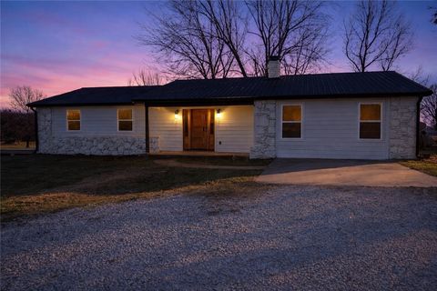 17471 Highway 412 Huntsville AR 72740