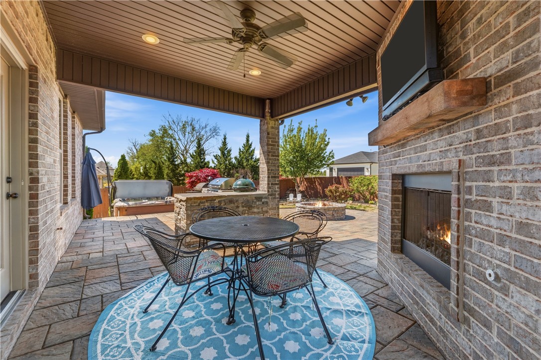 Peaks Ph III, The Rogers - Residential