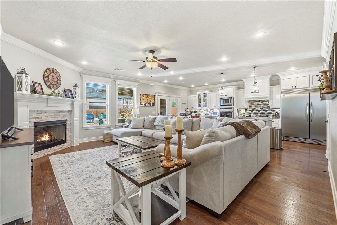 Peaks Ph III, The Rogers - Residential