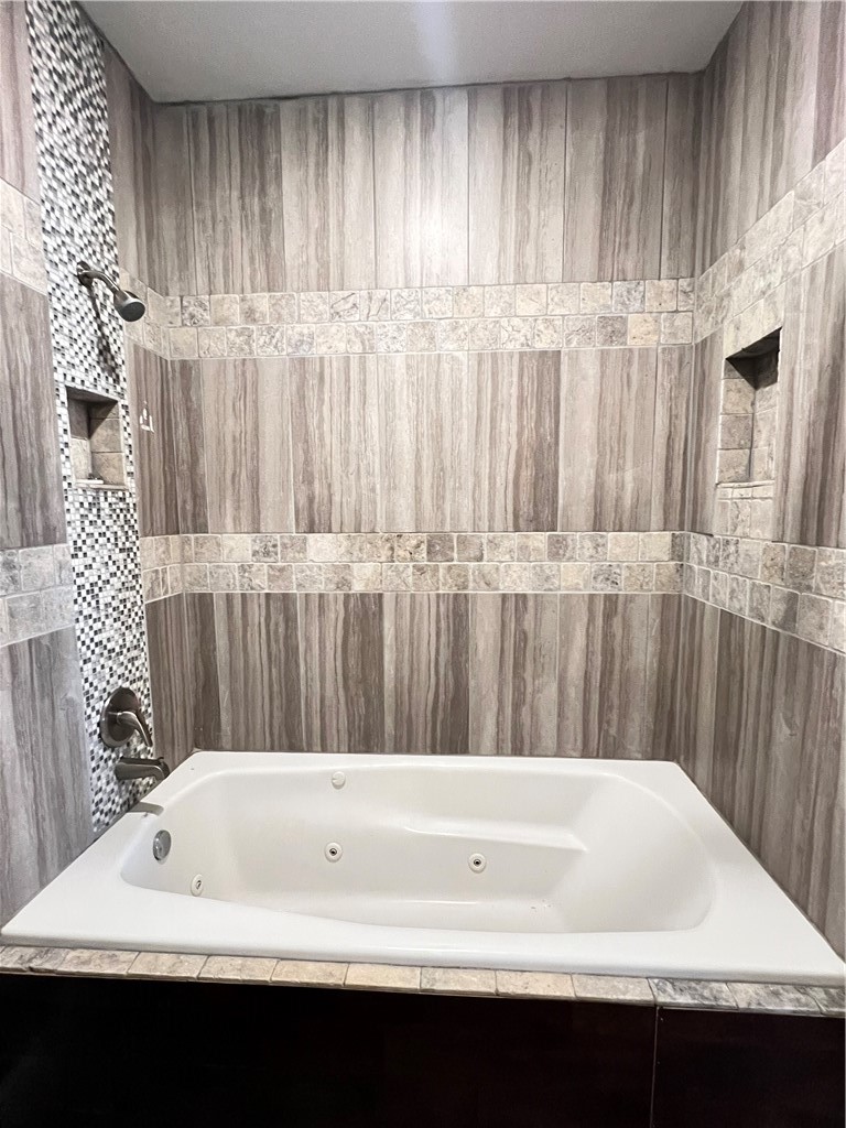 Three Oaks Twnhms Horiz - Residential Lease