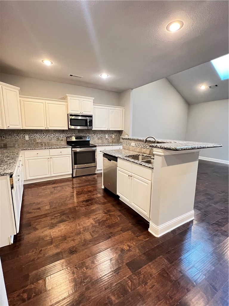 Three Oaks Twnhms Horiz - Residential Lease