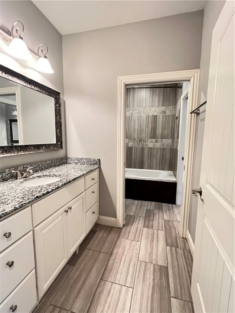 Three Oaks Twnhms Horiz - Residential Lease