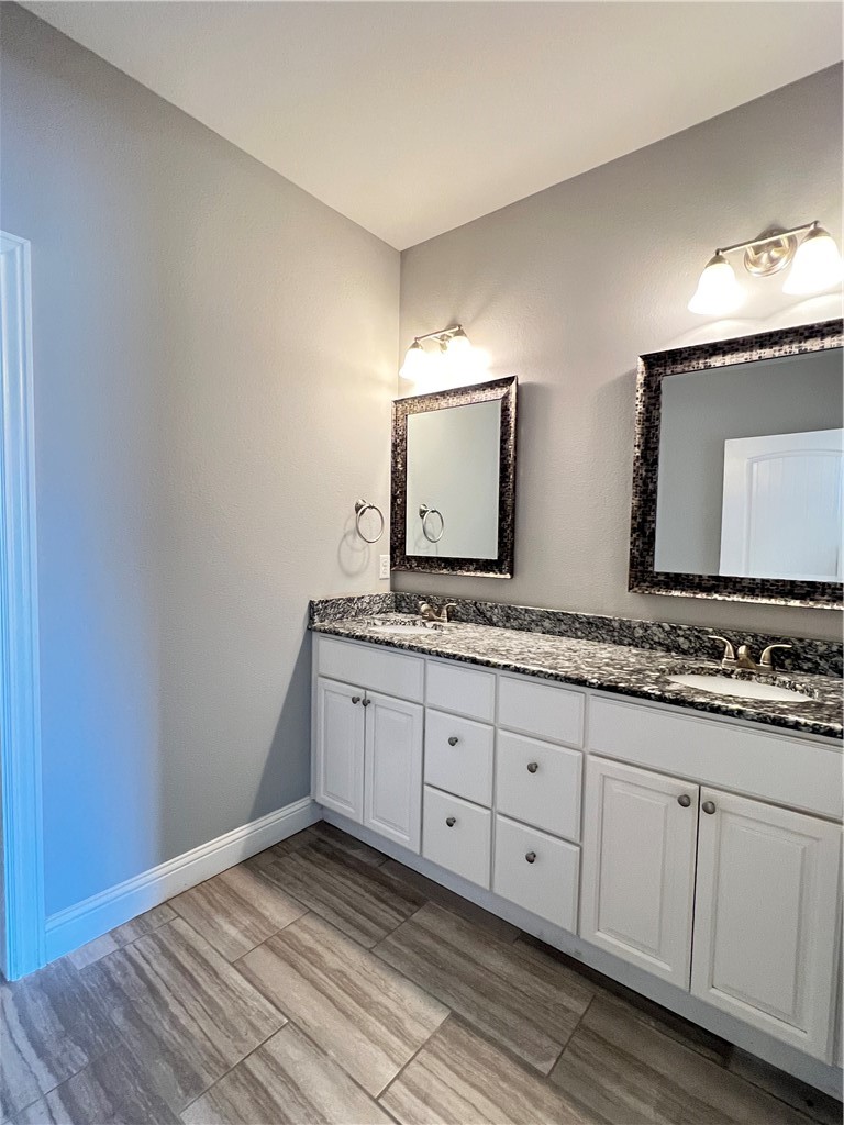 Three Oaks Twnhms Horiz - Residential Lease