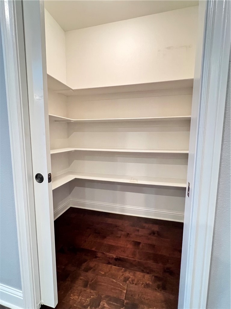 Three Oaks Twnhms Horiz - Residential Lease