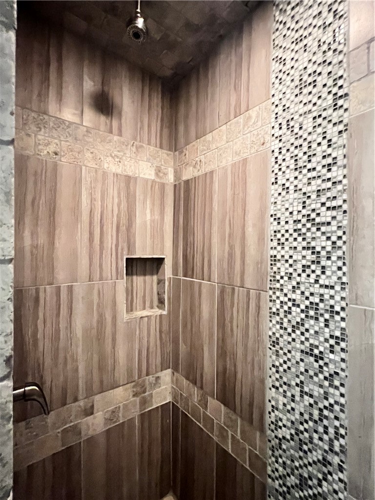 Three Oaks Twnhms Horiz - Residential Lease