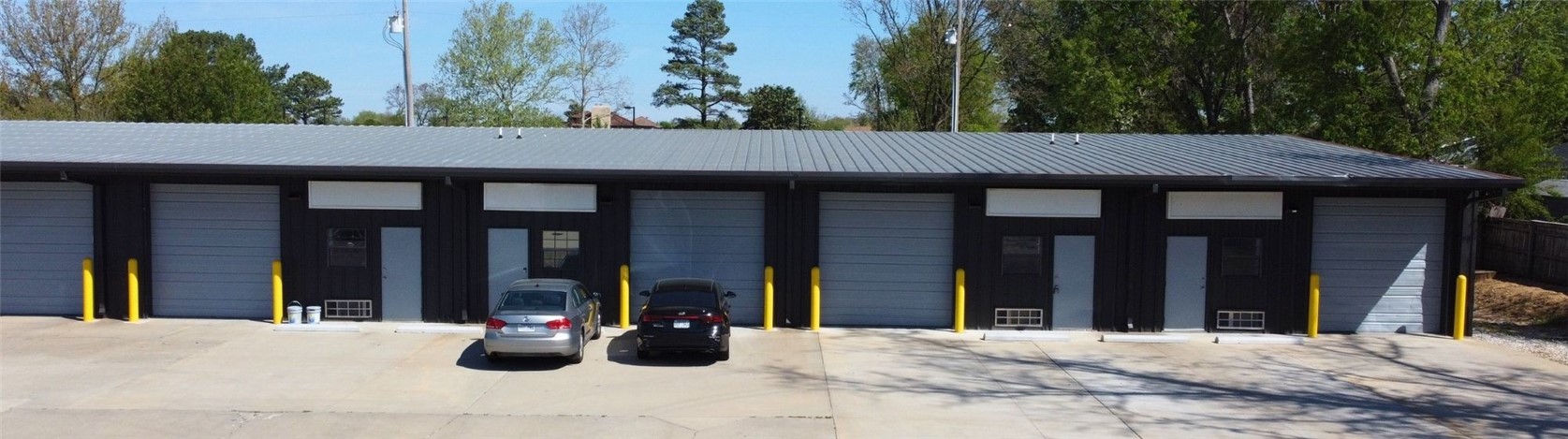 Photo 1 of 13 — 1601 W Acorn Drive, Little Flock, AR 72756