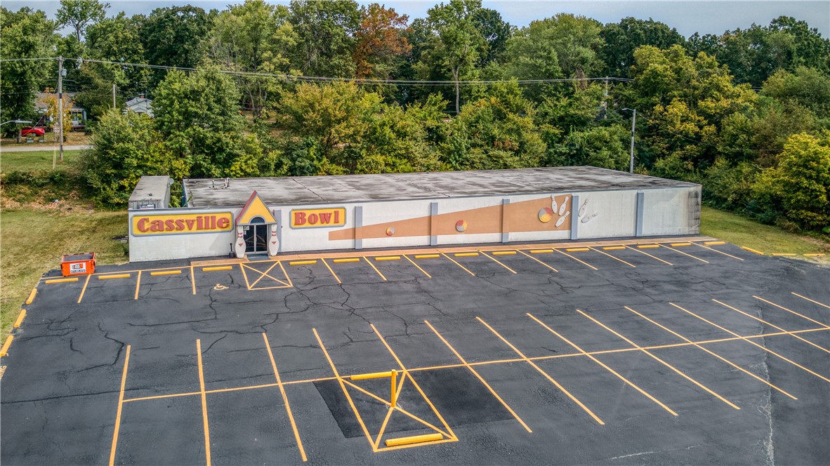 Photo 1 of 17 — 1813 Main Street, Cassville, MO 65625