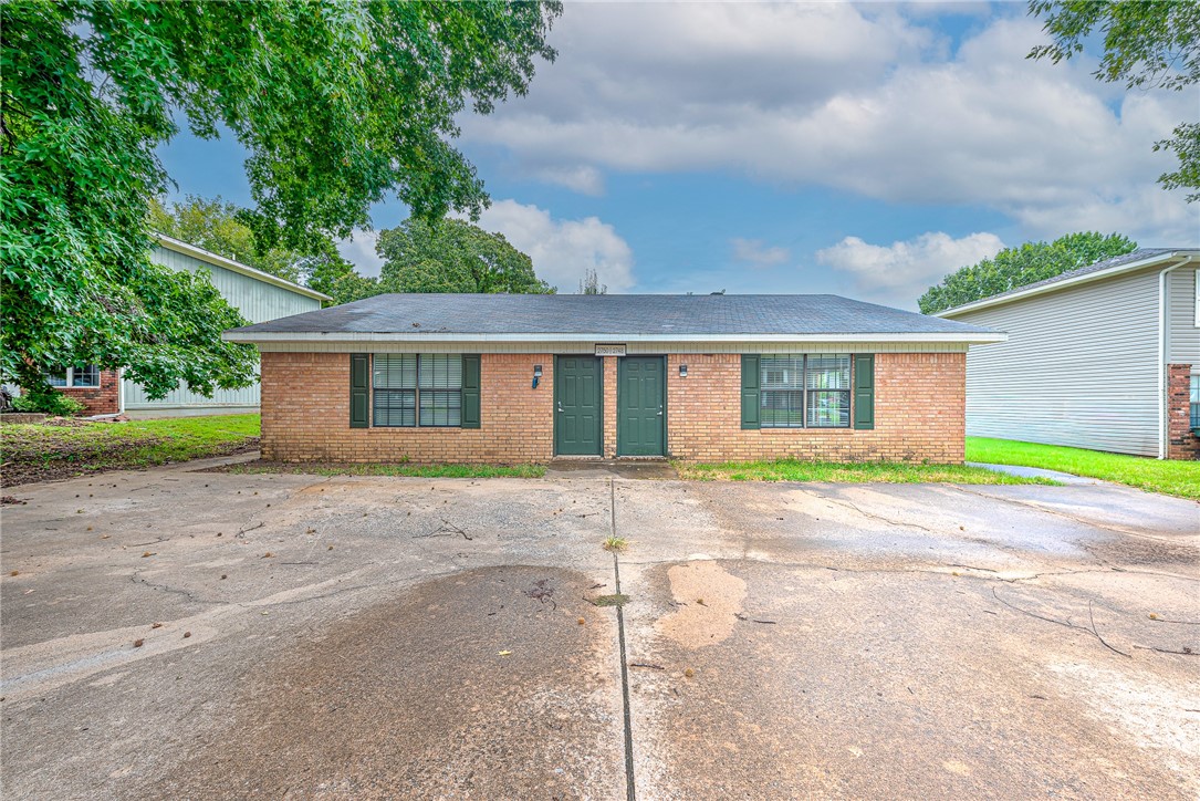 Perfect investment property right in the heart of Fayetteville! Remodeled 2BD/1BA per side duplex with new flooring, paint, refinished cabinets, new counter tops throughout, and new lighting & plumbing fixtures. New kitchen appliances including refrigerator, dishwasher, and range. Washer/dryer hookups. The right side has newer Heat and Air units. Centrally located just minutes away from I-49 and Hwy 71B. Close to bus routes, UofA, schools, shopping, restaurants, and all amenities Fayetteville. Come see this property today!