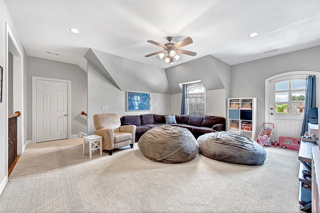 Shadow Valley Ph Vi Rogers - Residential