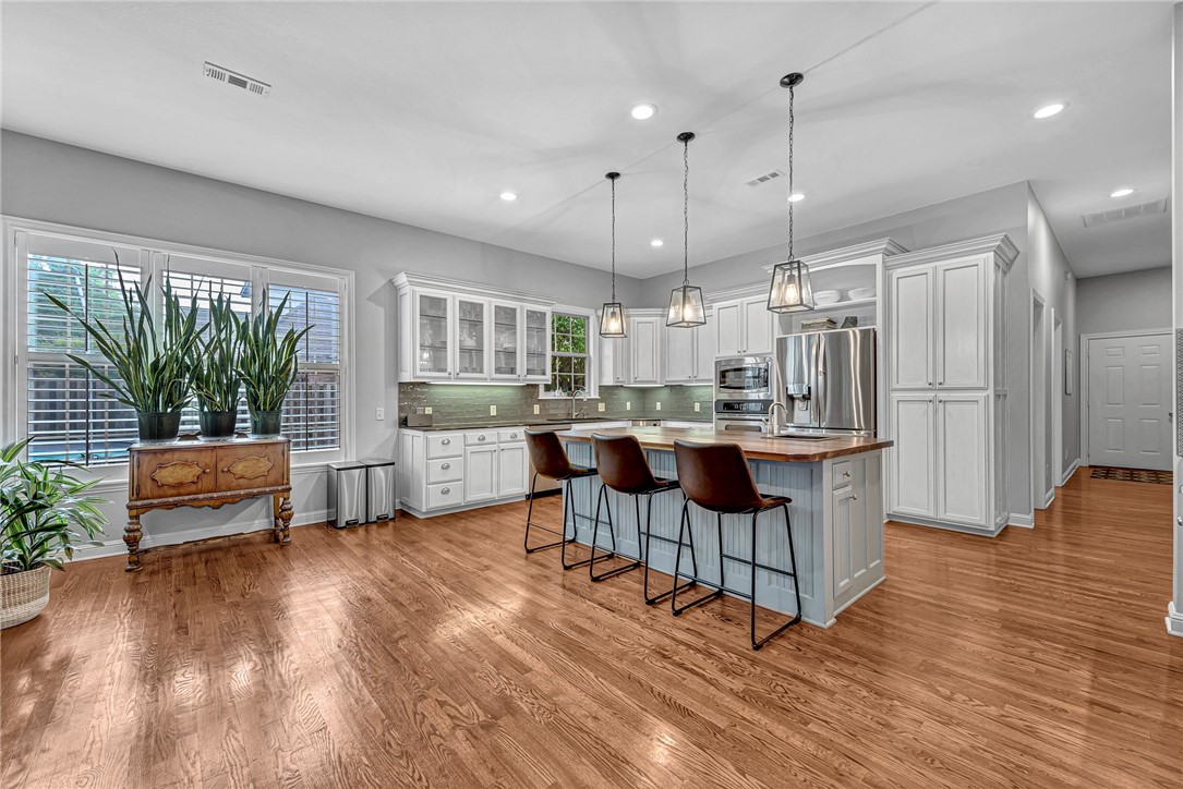 Shadow Valley Ph Vi Rogers - Residential