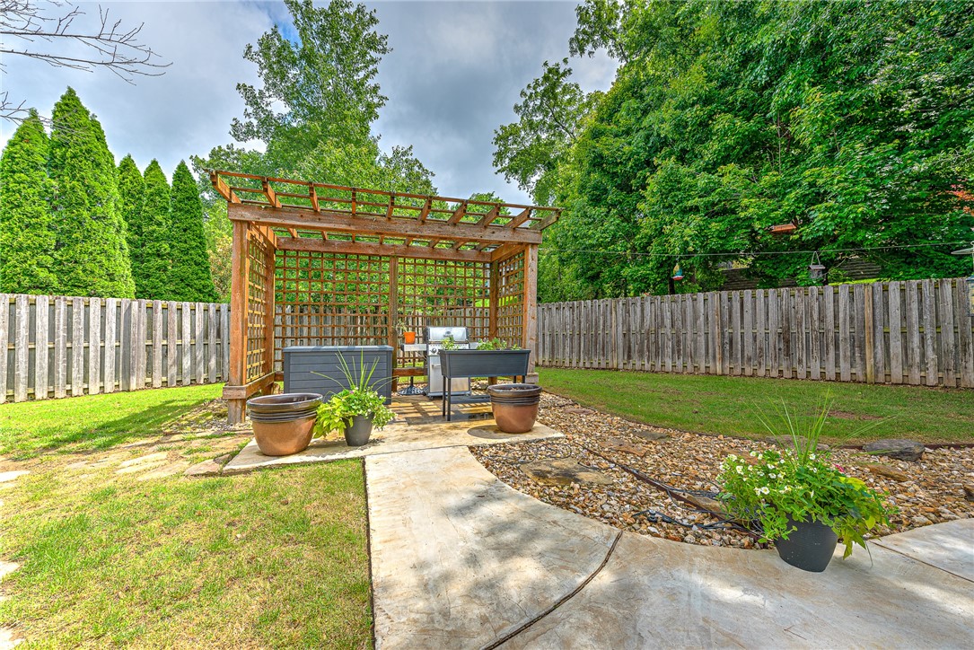 Shadow Valley Ph Vi Rogers - Residential